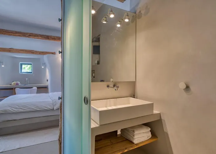 Willa Einzigartige In Paros Mit Jacuzzi Und Strandzugang