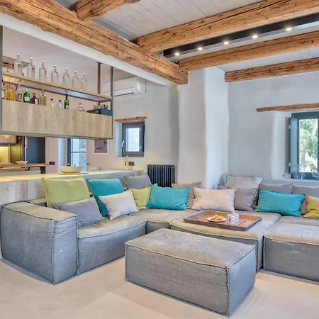 Villa Einzigartige In Paros Mit Jacuzzi Und Strandzugang